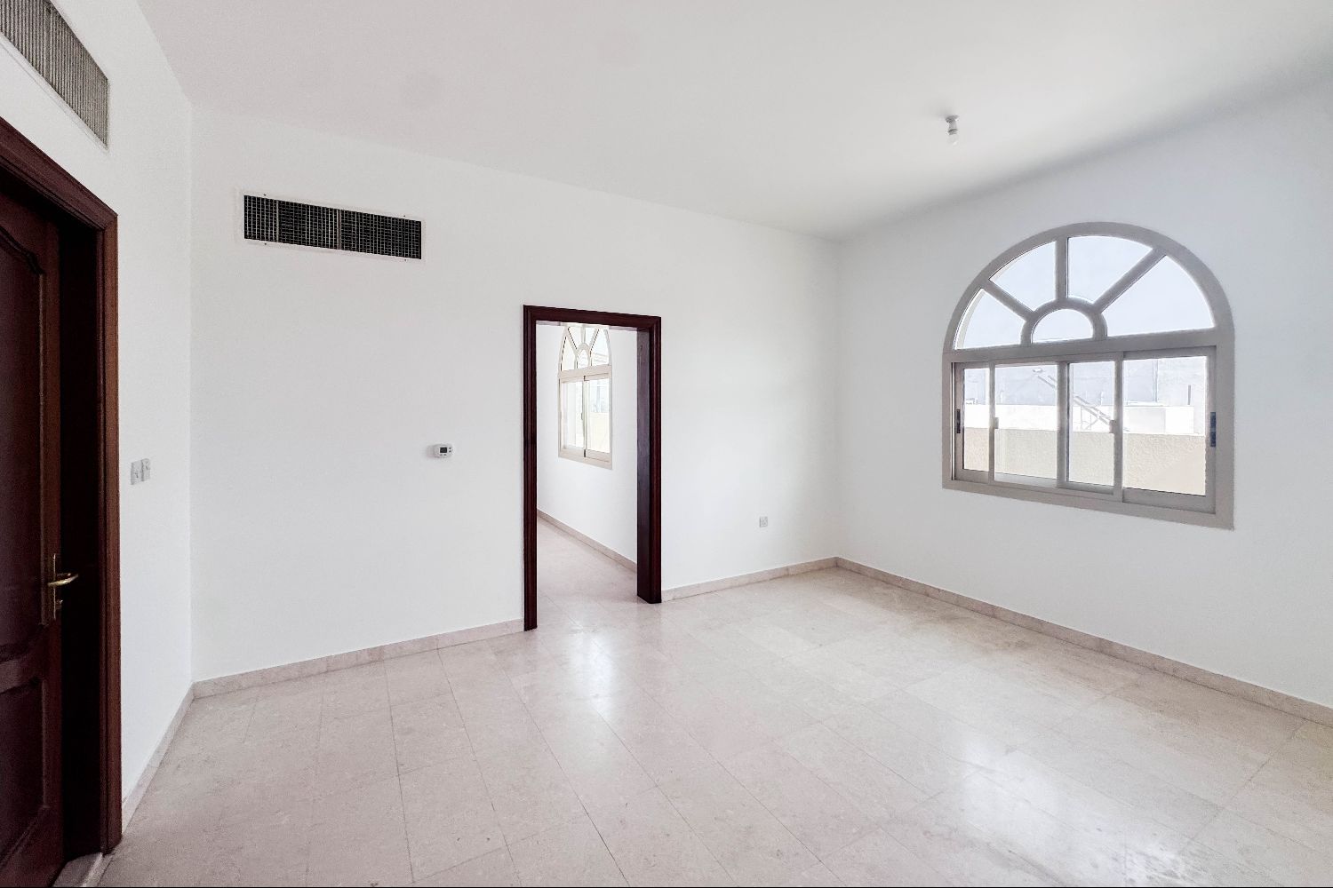 7 Bedrooms Villa in Hadbat Al Zafranah