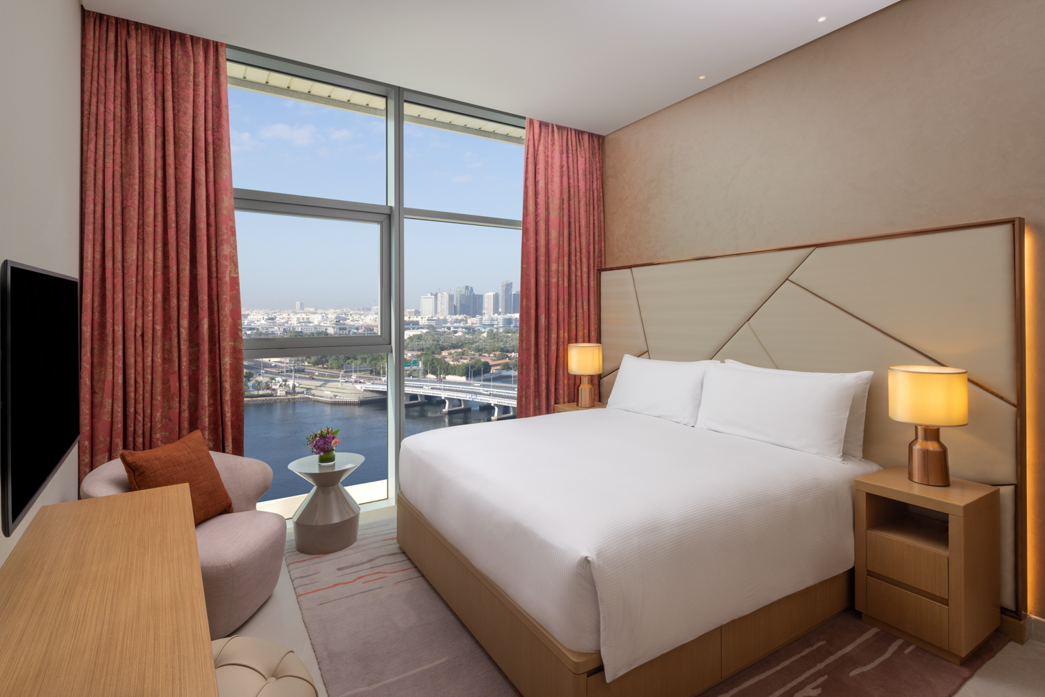 3 Bedrooms Hotel Apartment in Hilton Dubai Creek Hotel & Residences