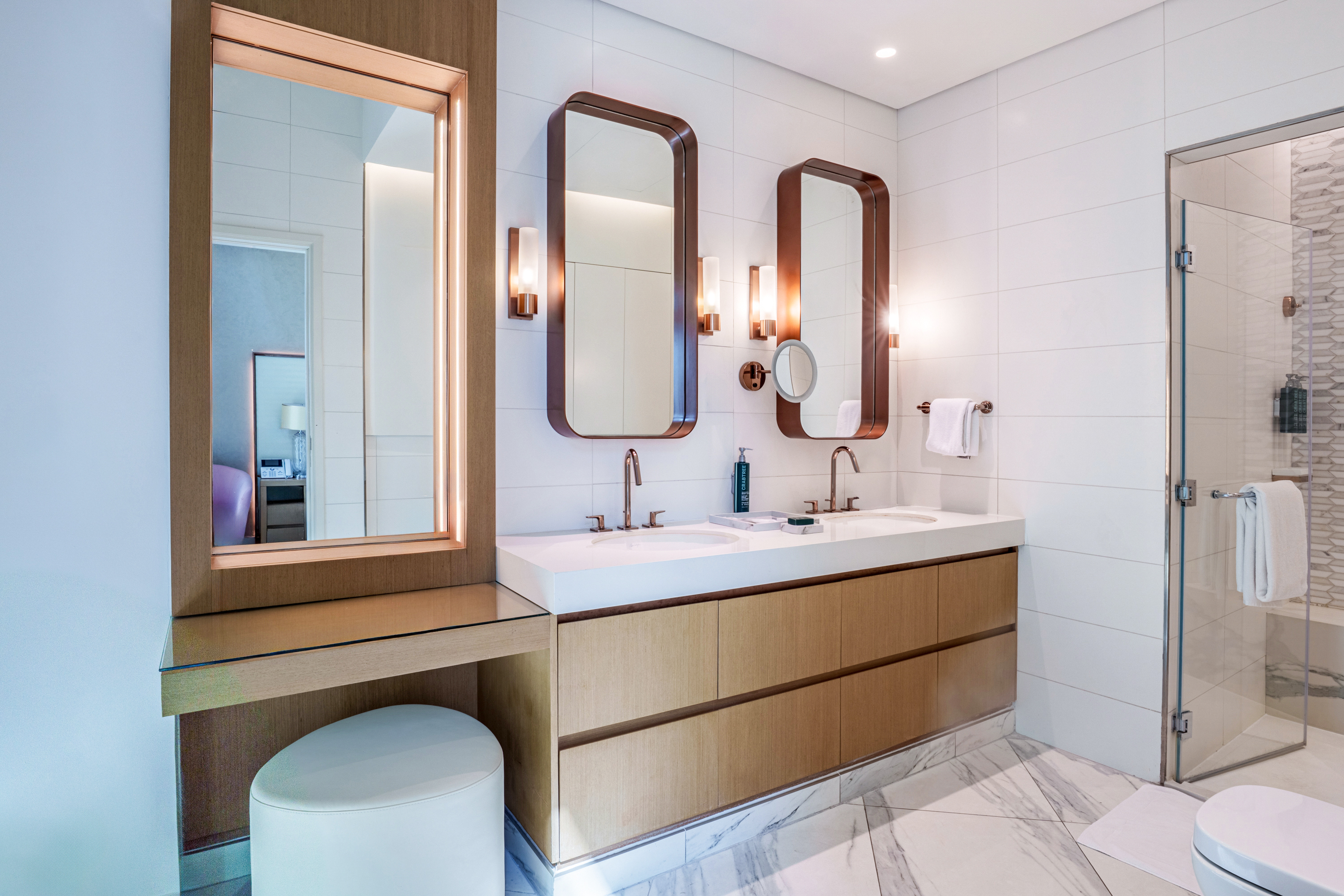 3 Bedrooms Hotel Apartment in Hilton Dubai Creek Hotel & Residences