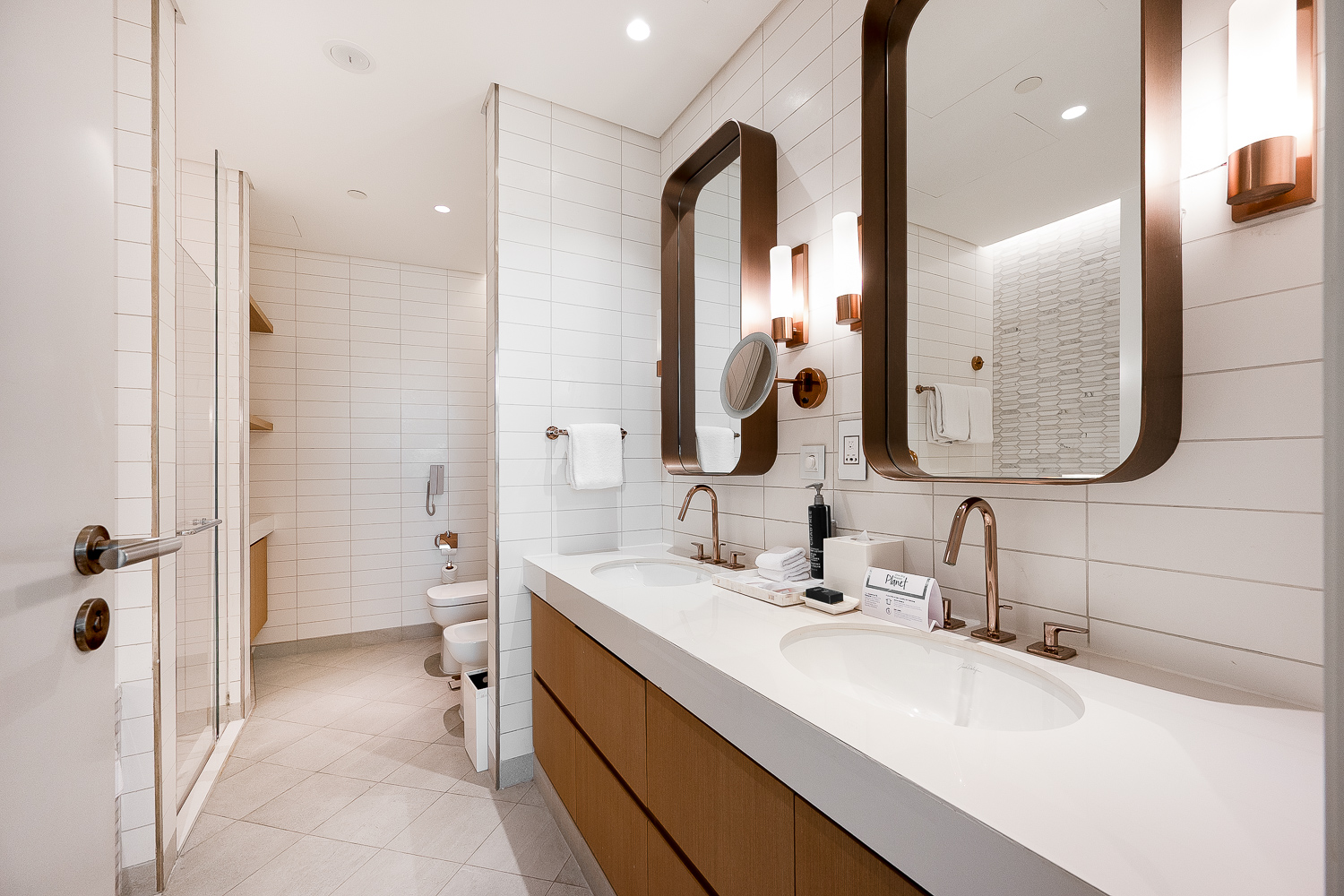 2 Bedrooms Hotel Apartment in Hilton Dubai Creek Hotel & Residences