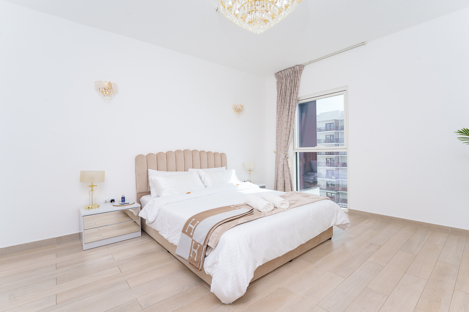 2 Bedrooms Apartment in Waters Edge