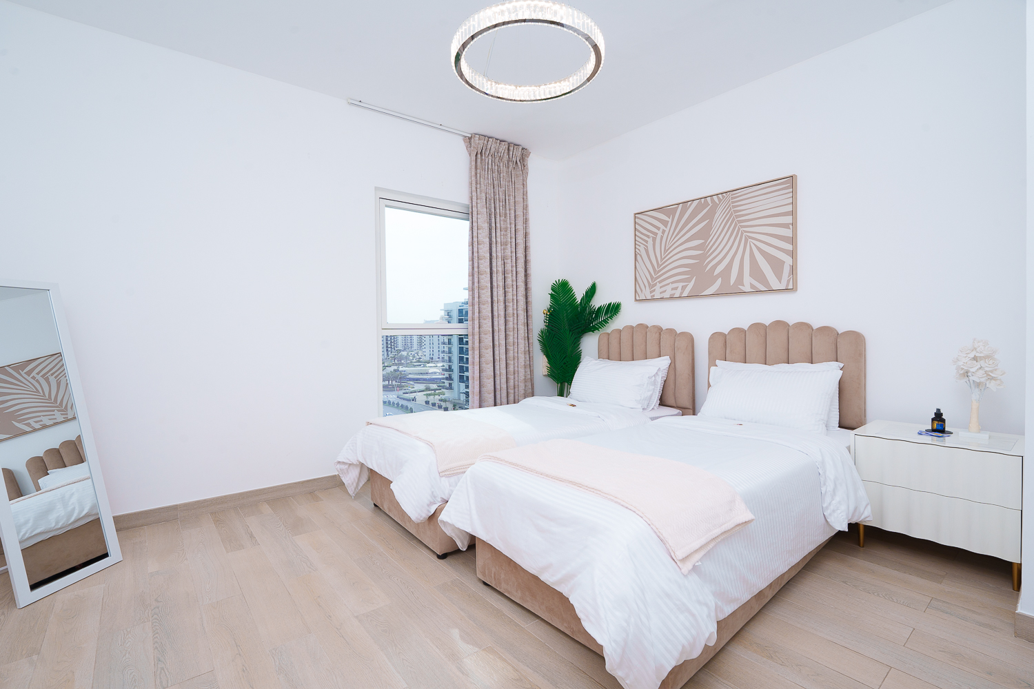 2 Bedrooms Apartment in Waters Edge