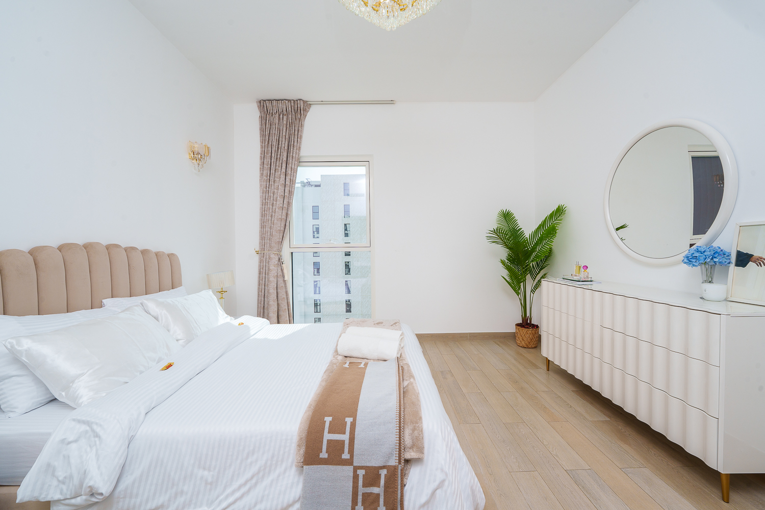 2 Bedrooms Apartment in Waters Edge