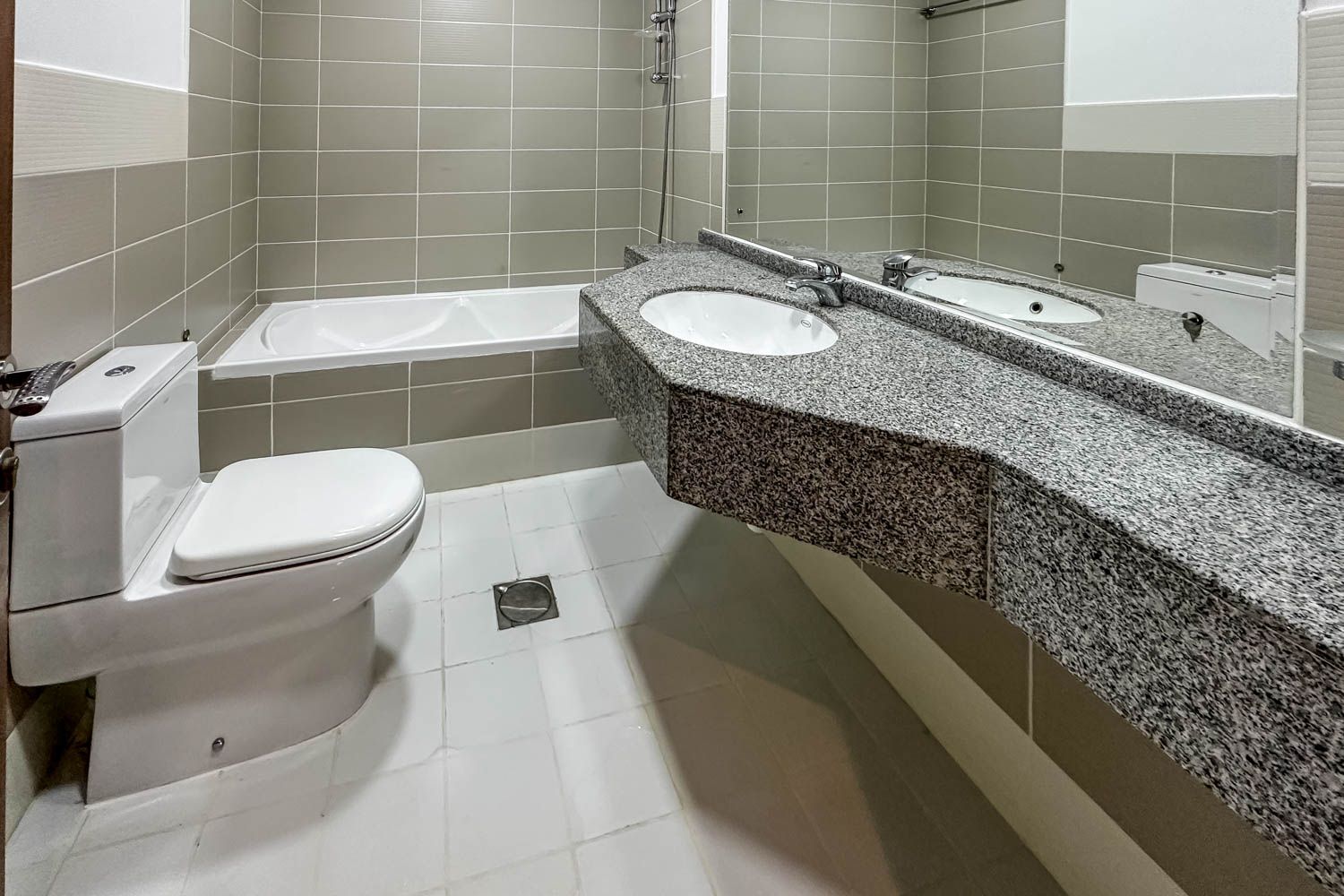 2 Bedrooms Apartment in The Imperial Residence Podium