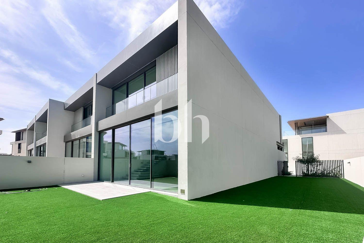 Landscaped | Corner Unit | Ready to move