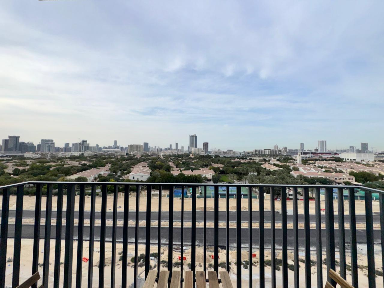  Apartment in Azizi Mirage