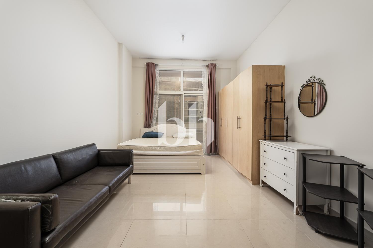 Spacious Studio | Well priced | Vacant