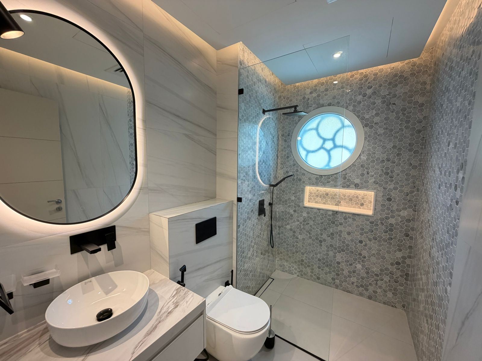 5 Bedrooms Villa in Legacy Large