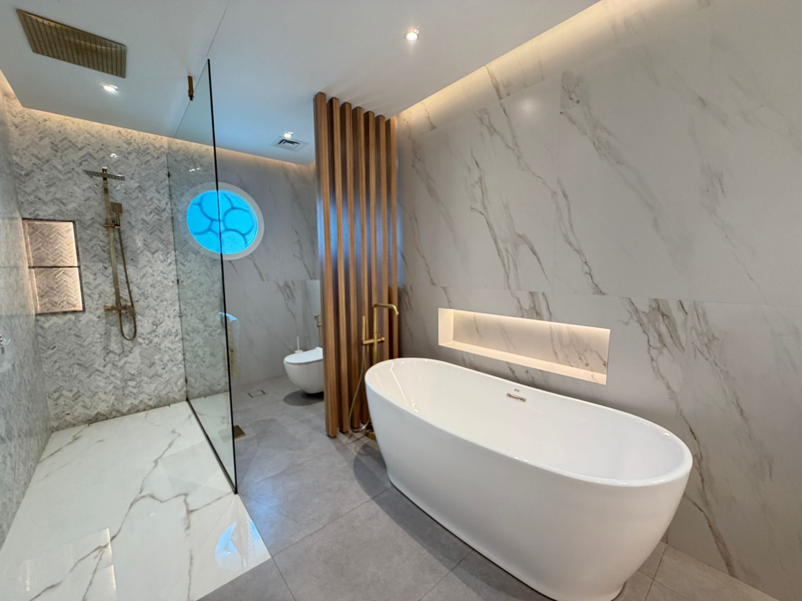 5 Bedrooms Villa in Legacy Large