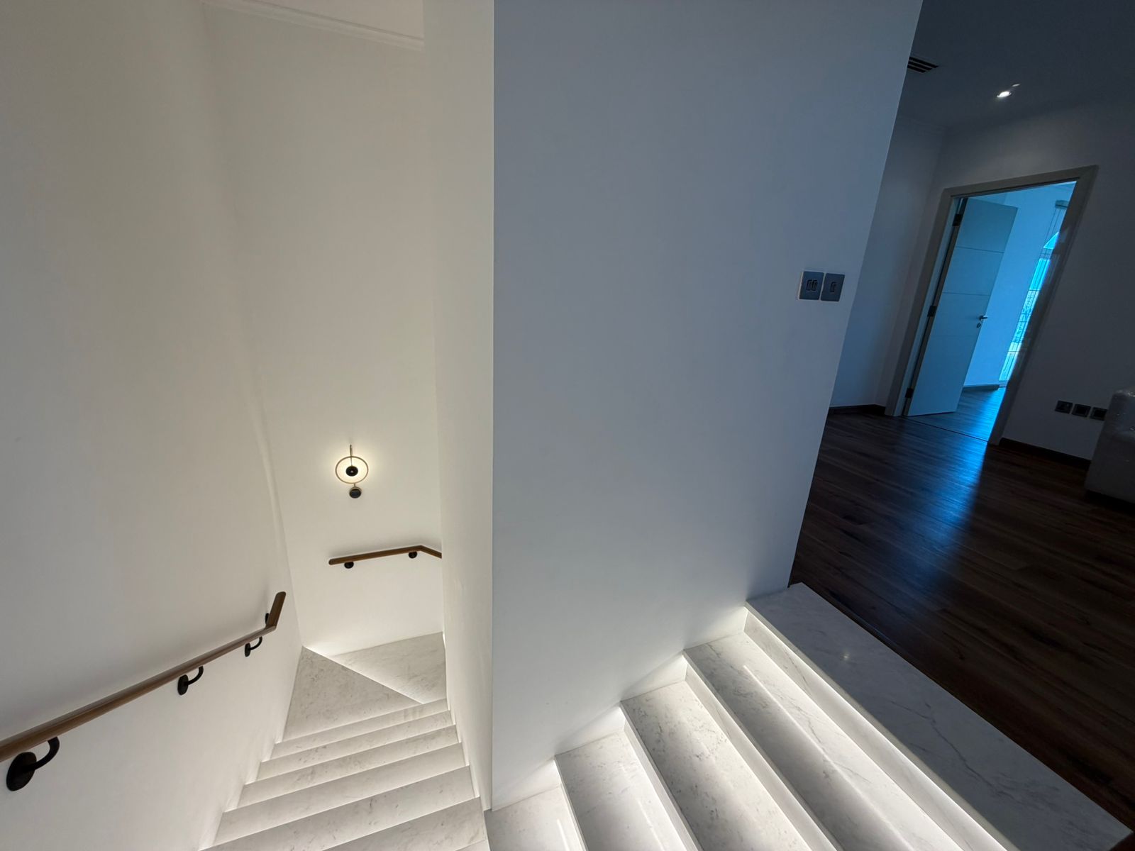 5 Bedrooms Villa in Legacy Large