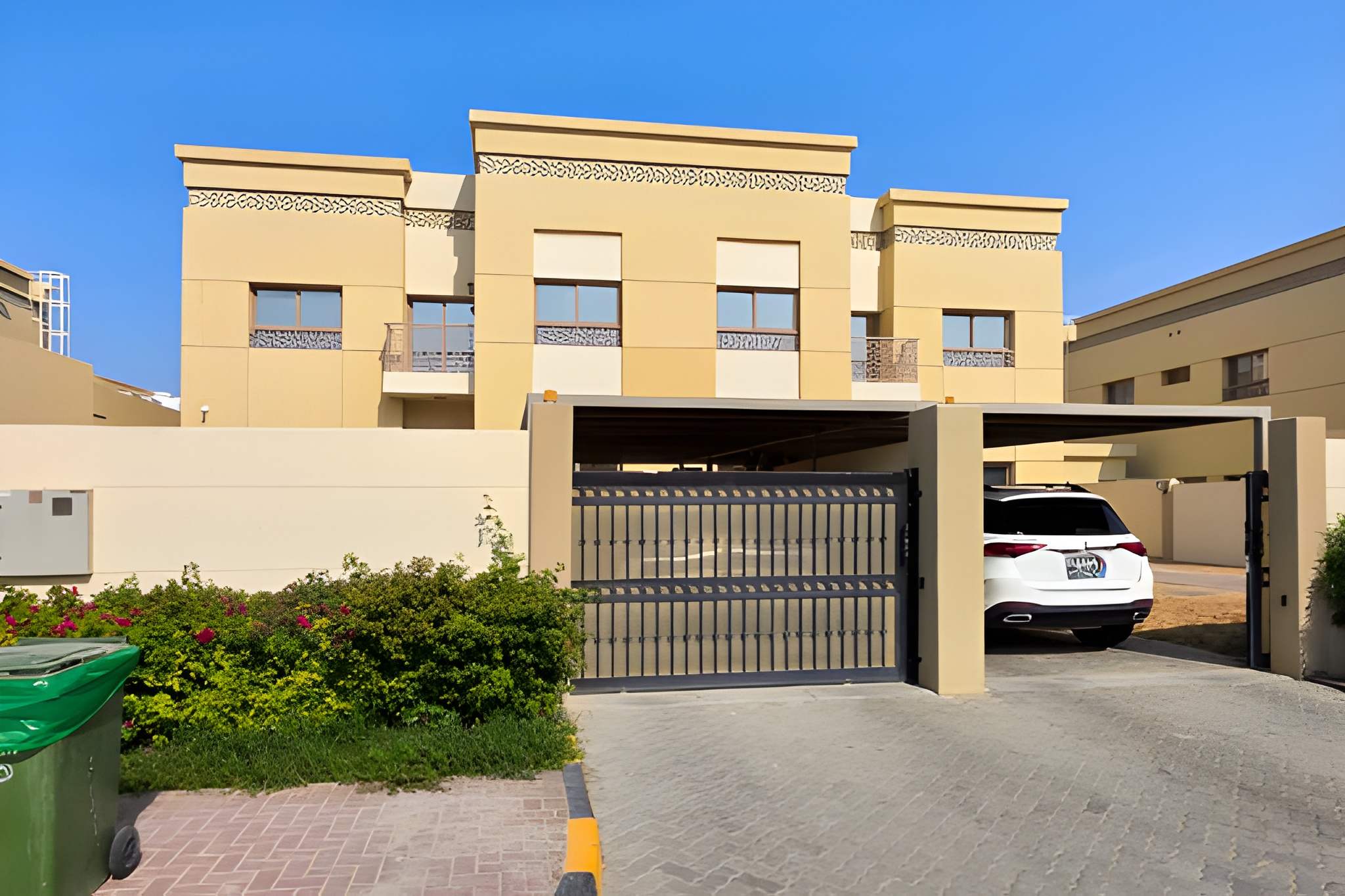 10 Bedrooms Villa in Sharjah Garden City