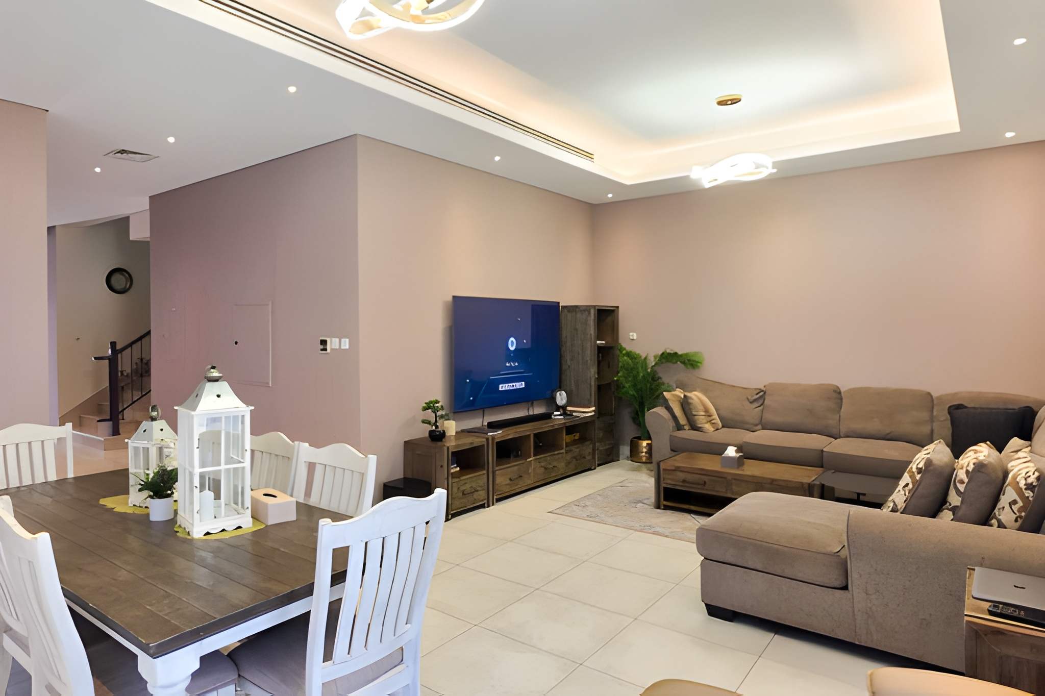 10 Bedrooms Villa in Sharjah Garden City