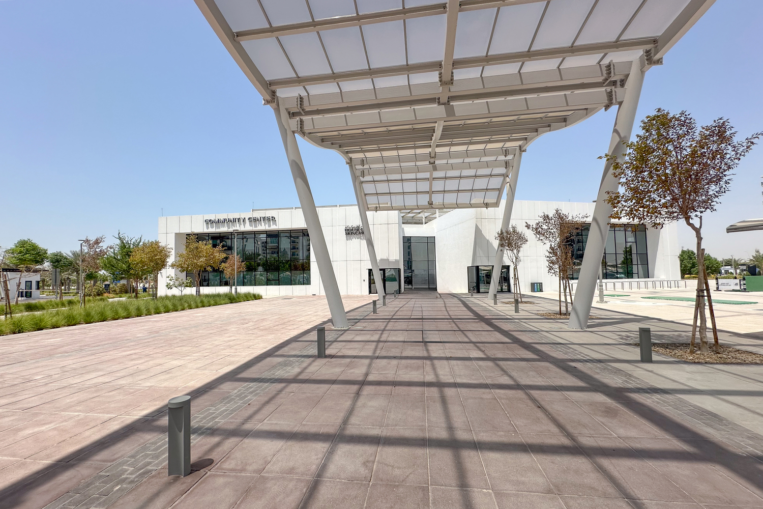 2 Bedrooms Apartment in Waters Edge