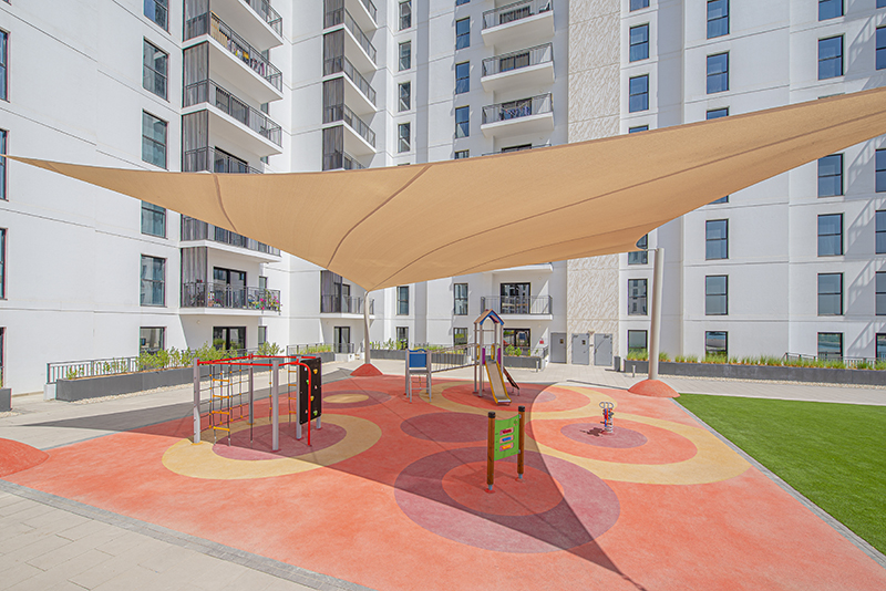 2 Bedrooms Apartment in Waters Edge