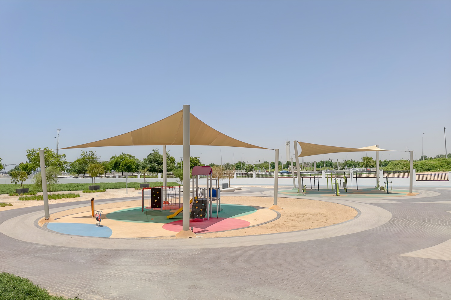 2 Bedrooms Apartment in Waters Edge