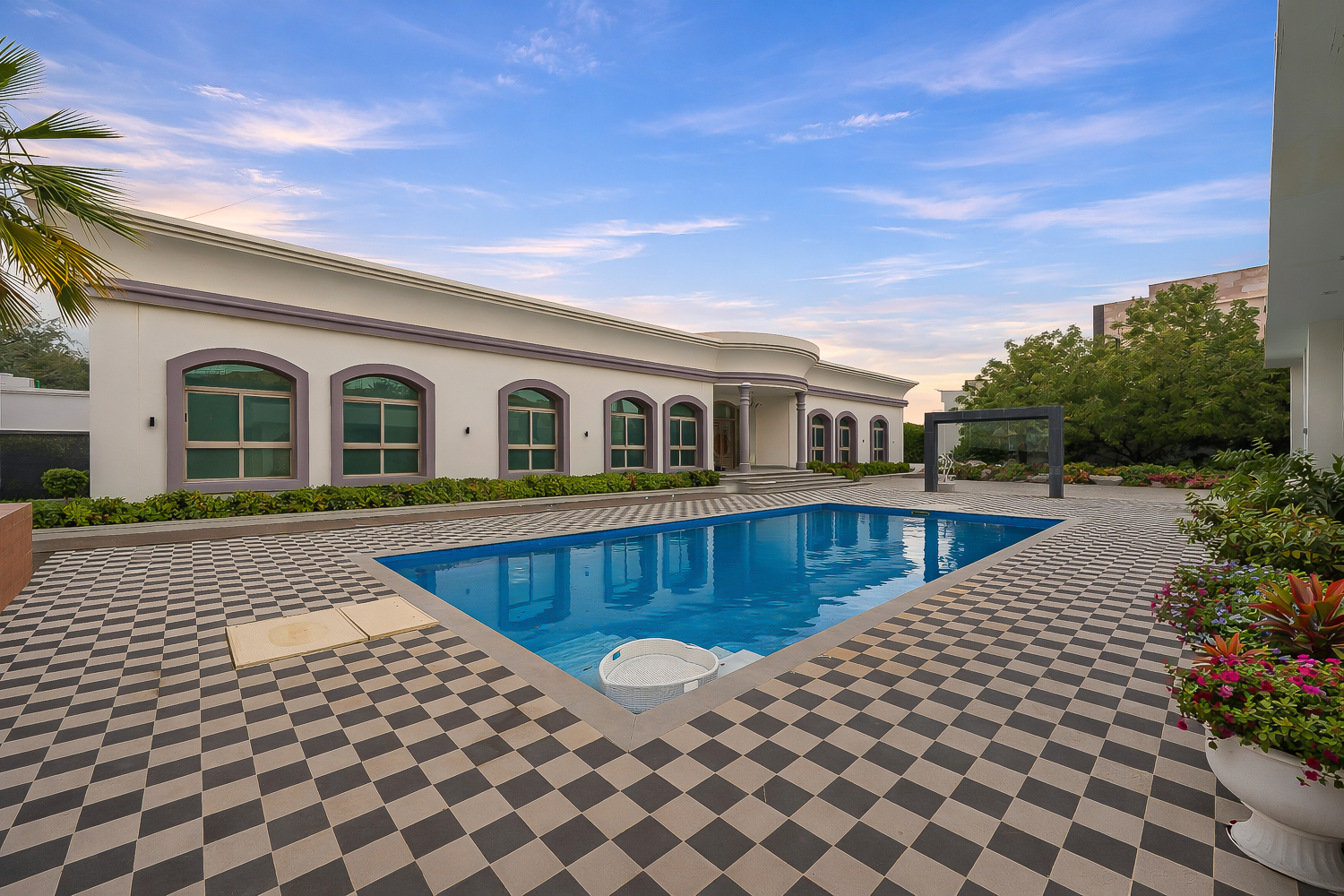4 Bedrooms Villa in Al Khawaneej 1