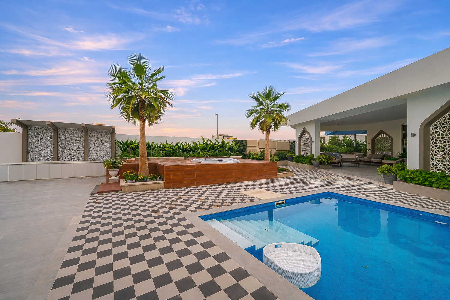 4 Bedrooms Villa in Al Khawaneej 1