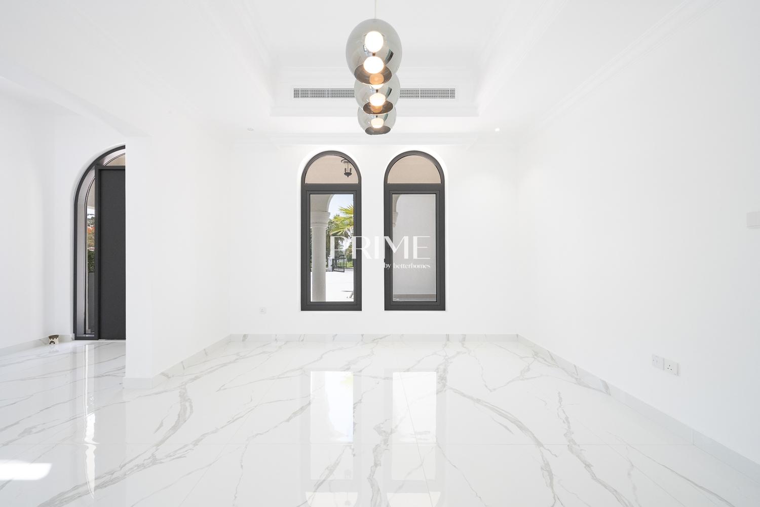 5 Bedrooms Villa in Master View