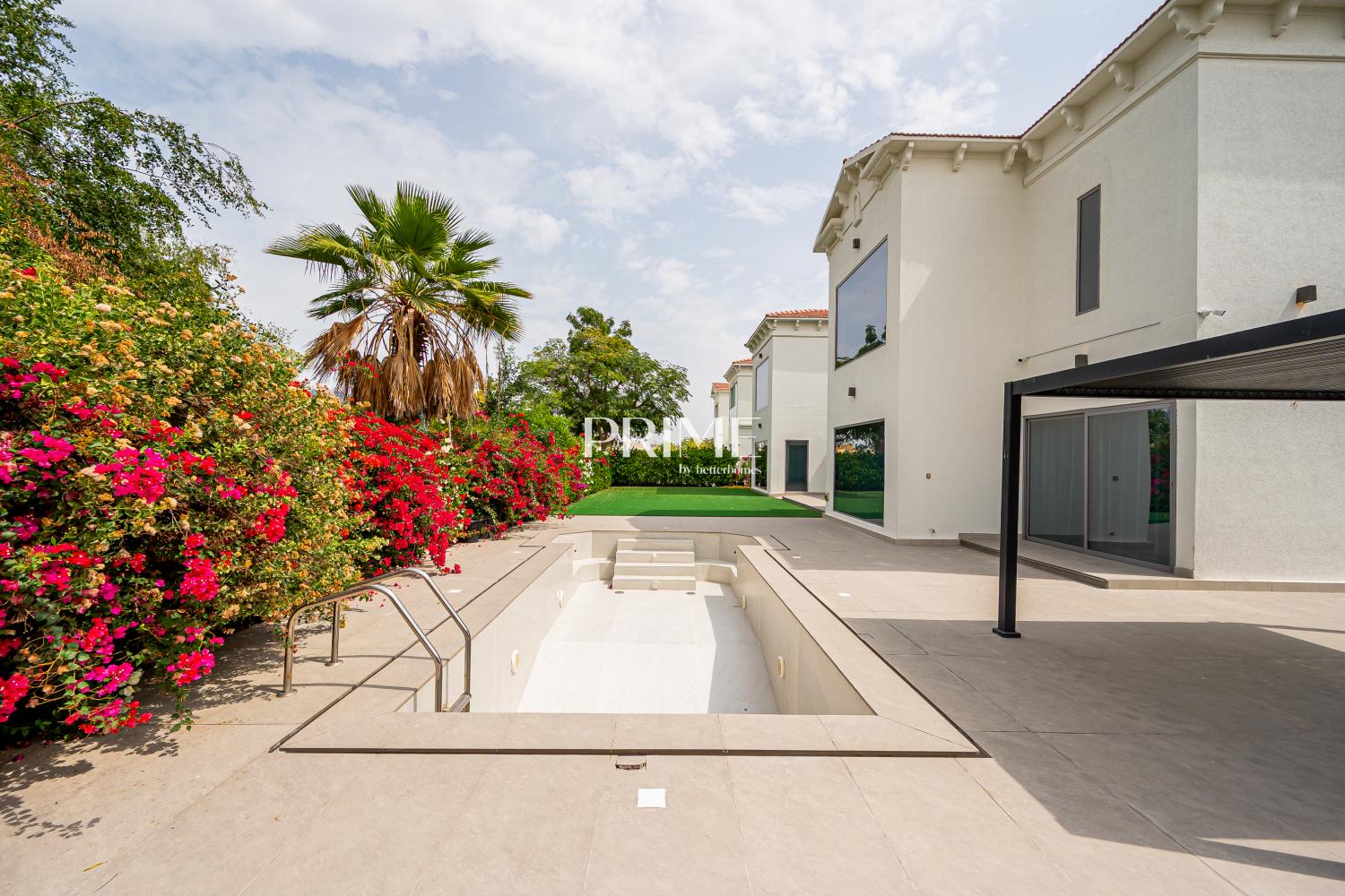 5 Bedrooms Villa in Master View