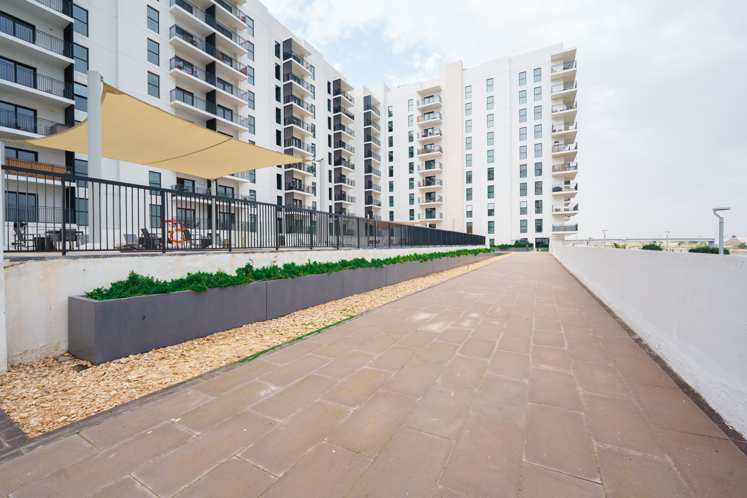 2 Bedrooms Apartment in Waters Edge