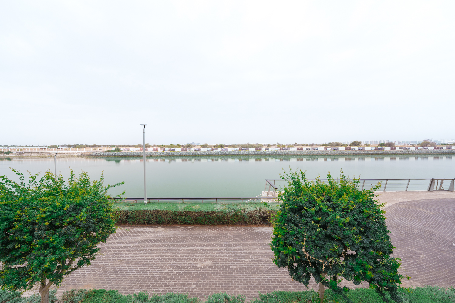 2 Bedrooms Apartment in Waters Edge