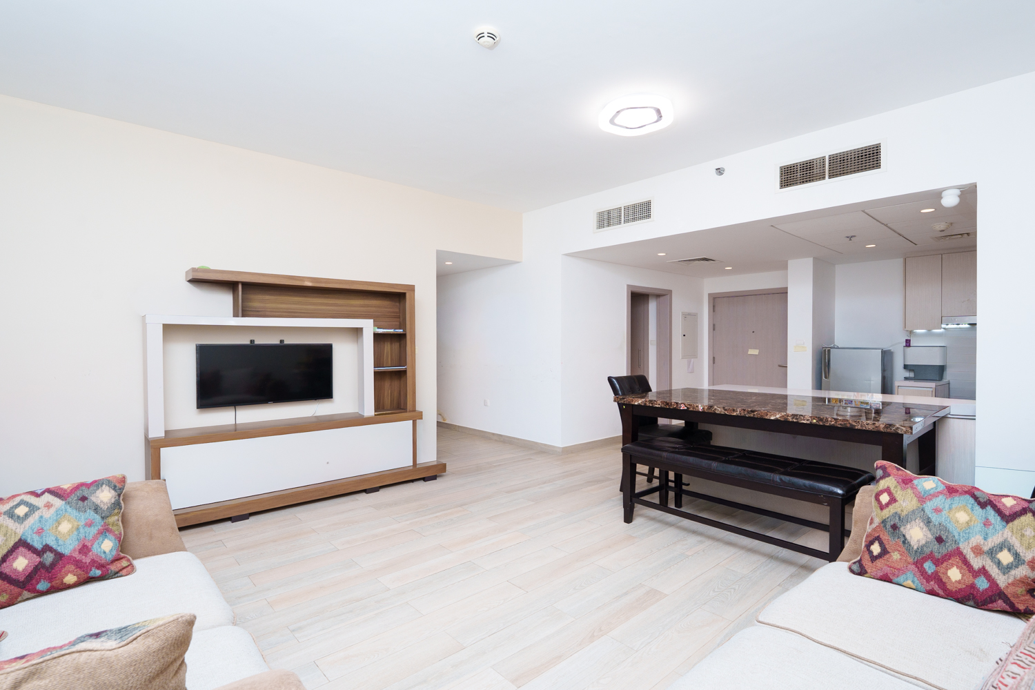 2 Bedrooms Apartment in Waters Edge