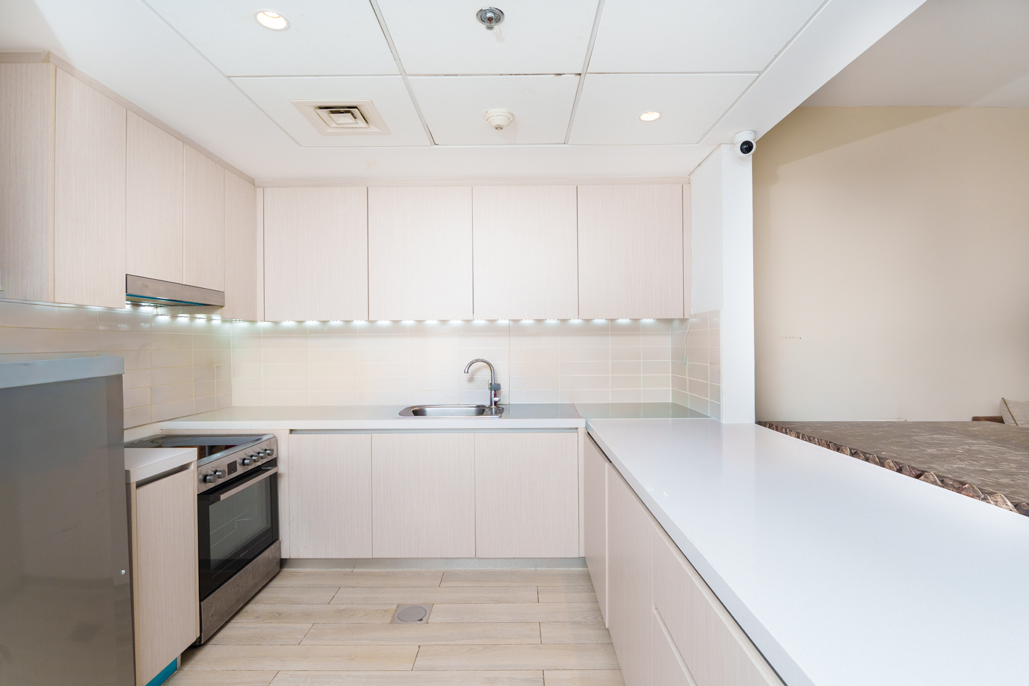 2 Bedrooms Apartment in Waters Edge