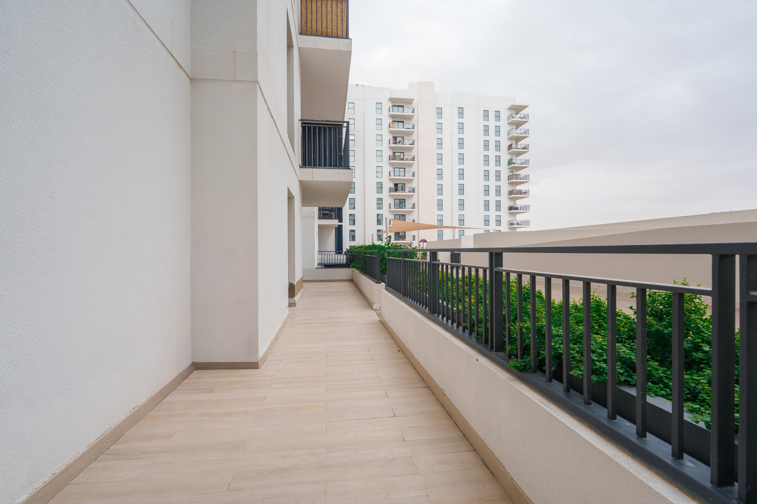 2 Bedrooms Apartment in Waters Edge