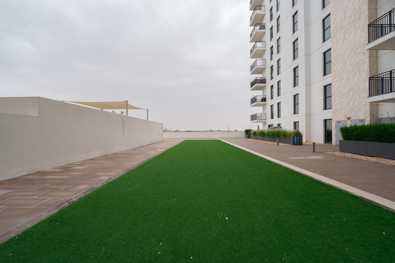 2 Bedrooms Apartment in Waters Edge