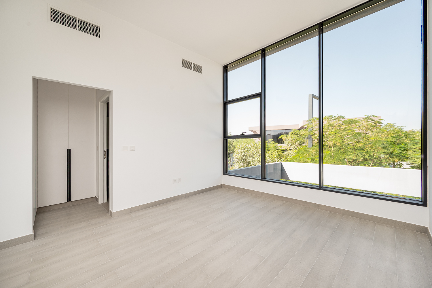 5 Bedrooms Villa in Sendian