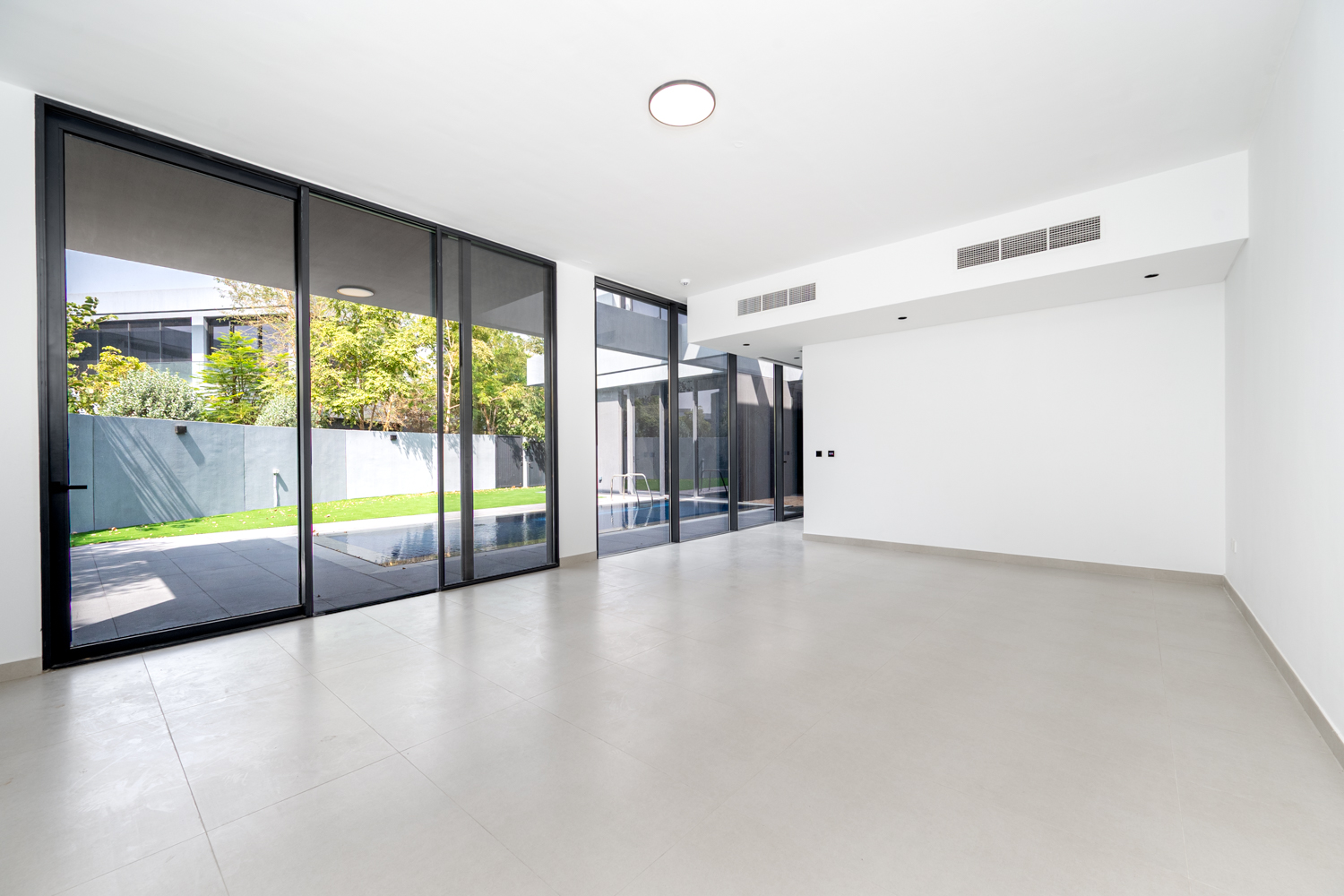 5 Bedrooms Villa in Sendian