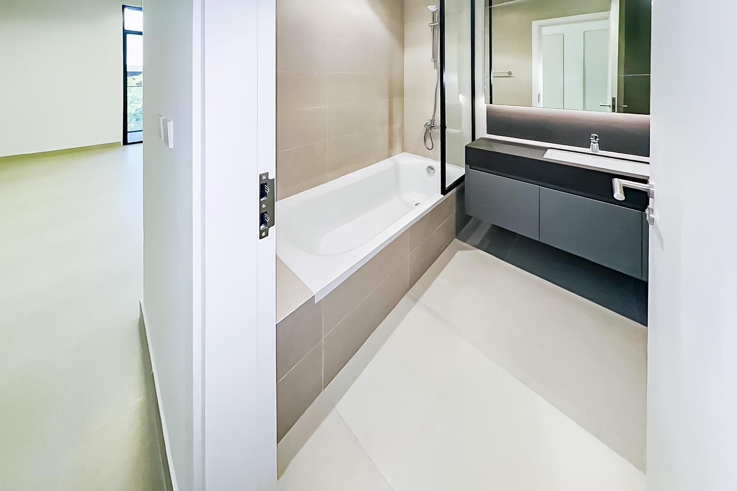 4 Bedrooms Townhouse in Azalea