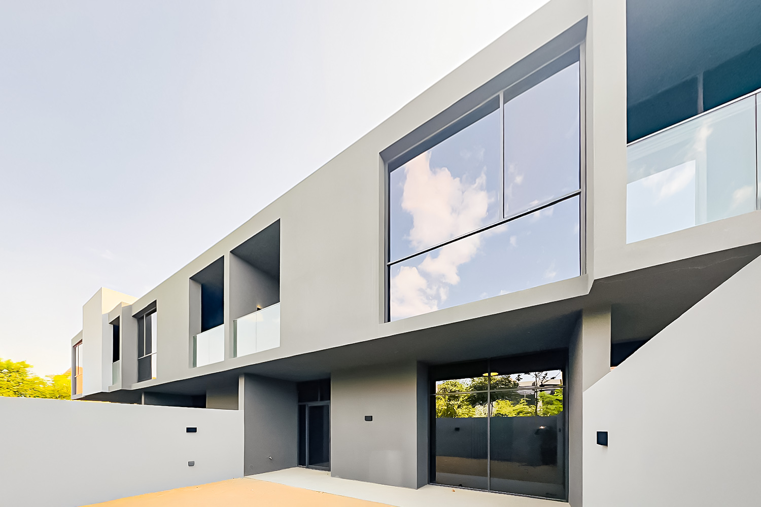 4 Bedrooms Townhouse in Azalea