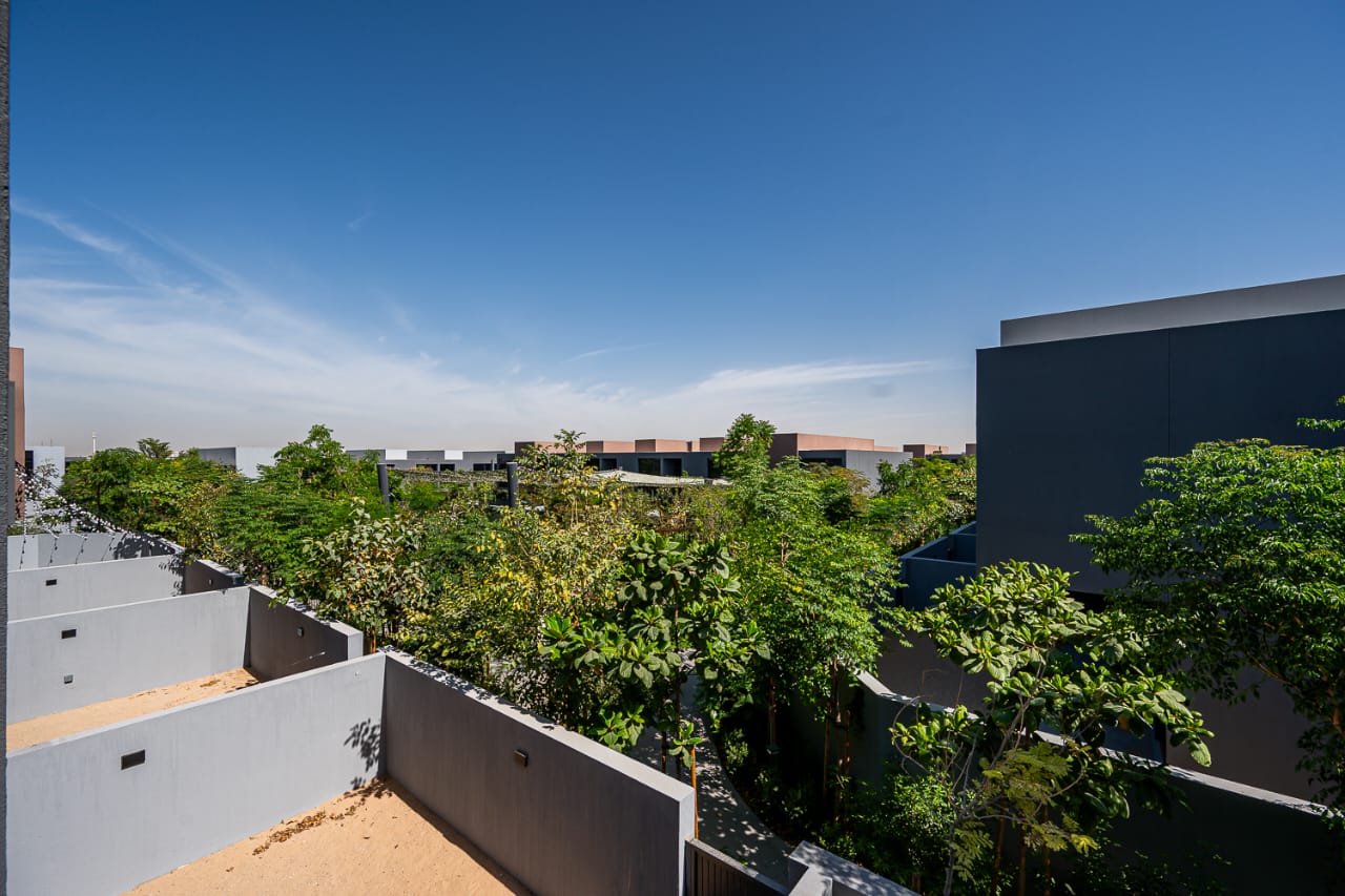 2 Bedrooms Townhouse in Sendian