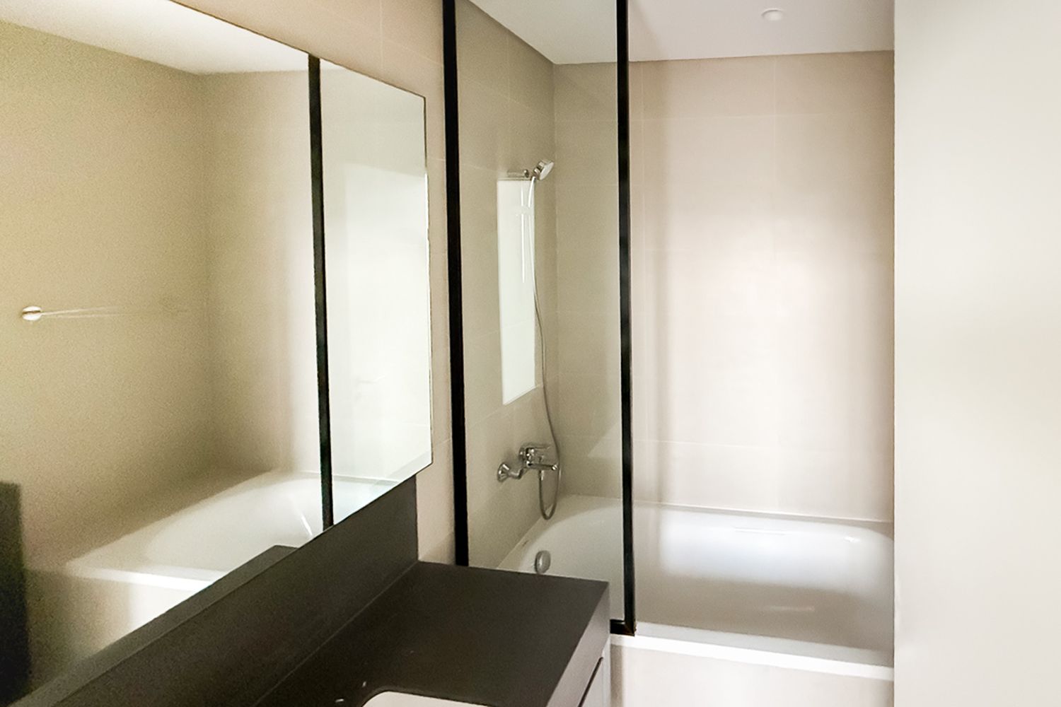 2 Bedrooms Townhouse in Sendian