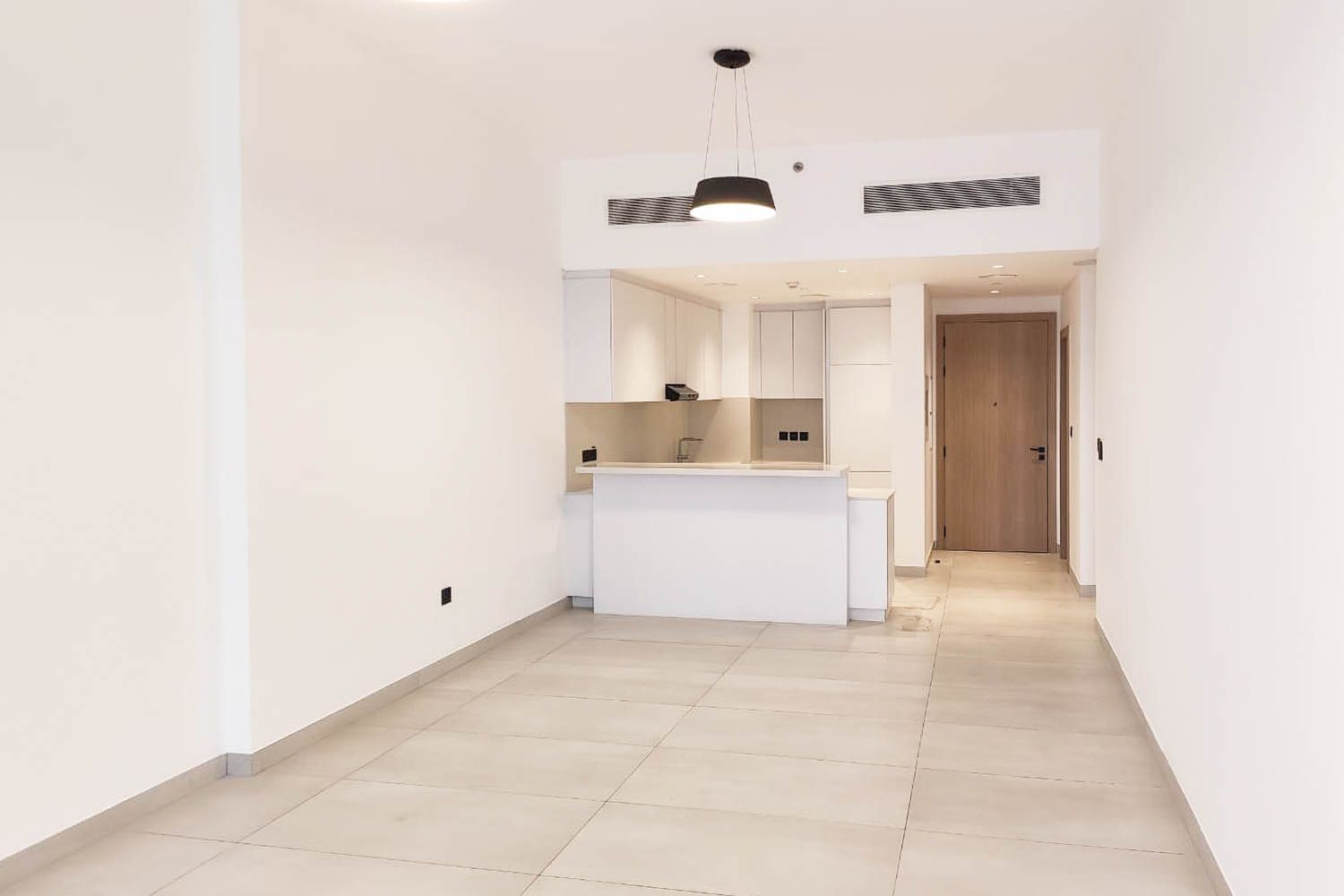 2 Bedrooms Apartment in Aria Gardens A