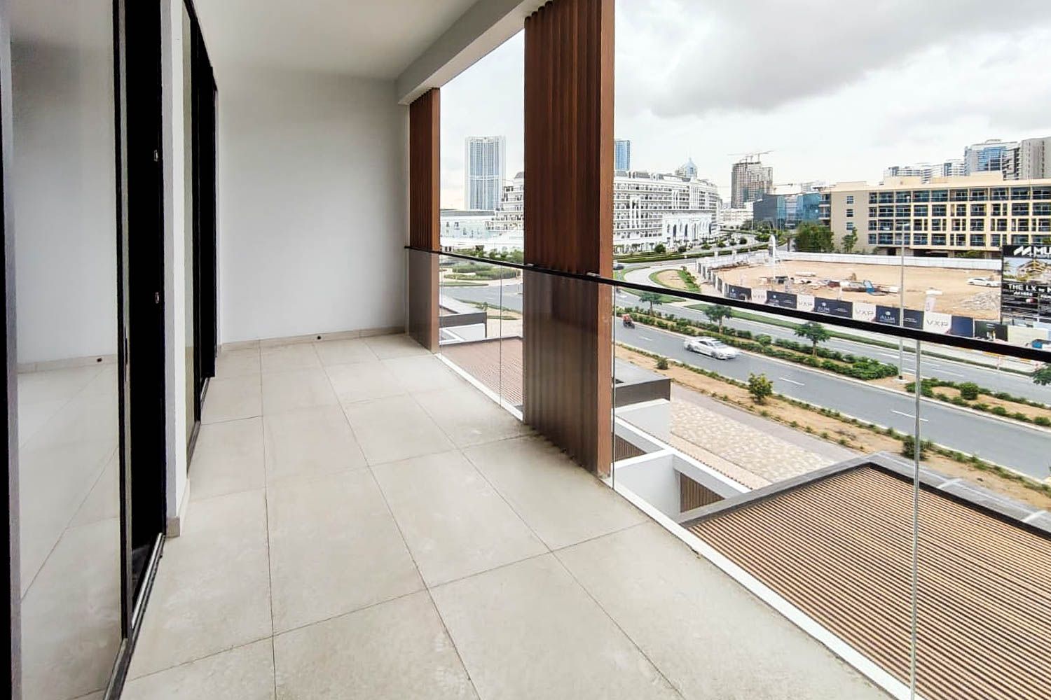 2 Bedrooms Apartment in Aria Gardens A