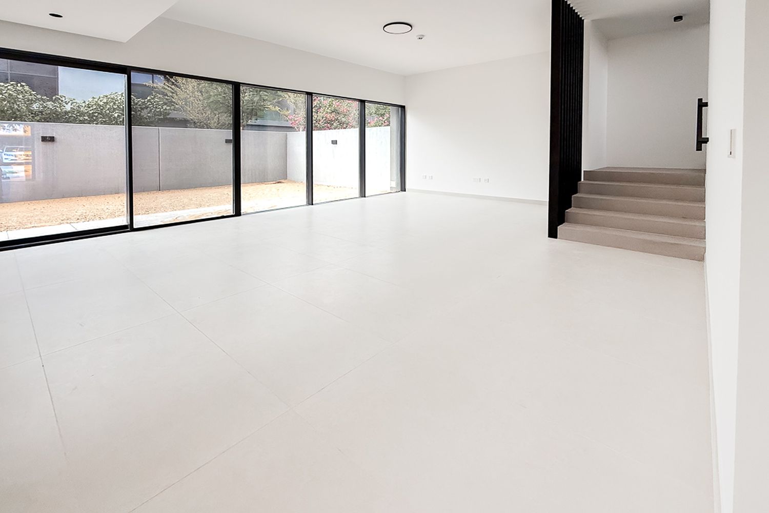 2 Bedrooms Townhouse in Robinia