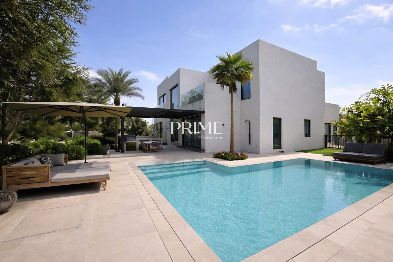 5 Bedrooms Villa in Entertainment Foyer