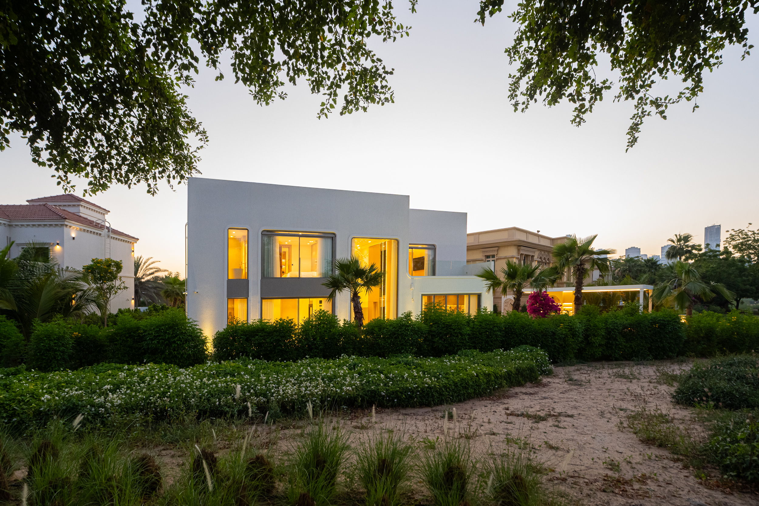 5 Bedrooms Villa in Entertainment Foyer