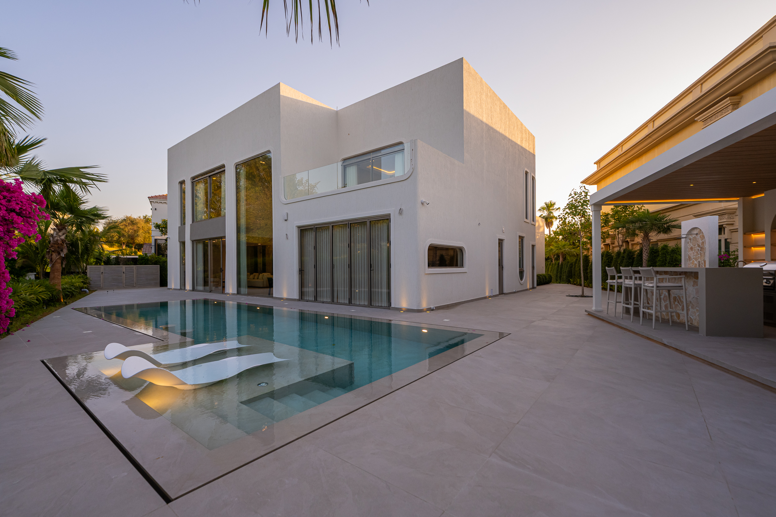 5 Bedrooms Villa in Entertainment Foyer