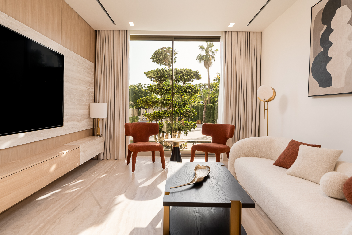 5 Bedrooms Villa in Entertainment Foyer