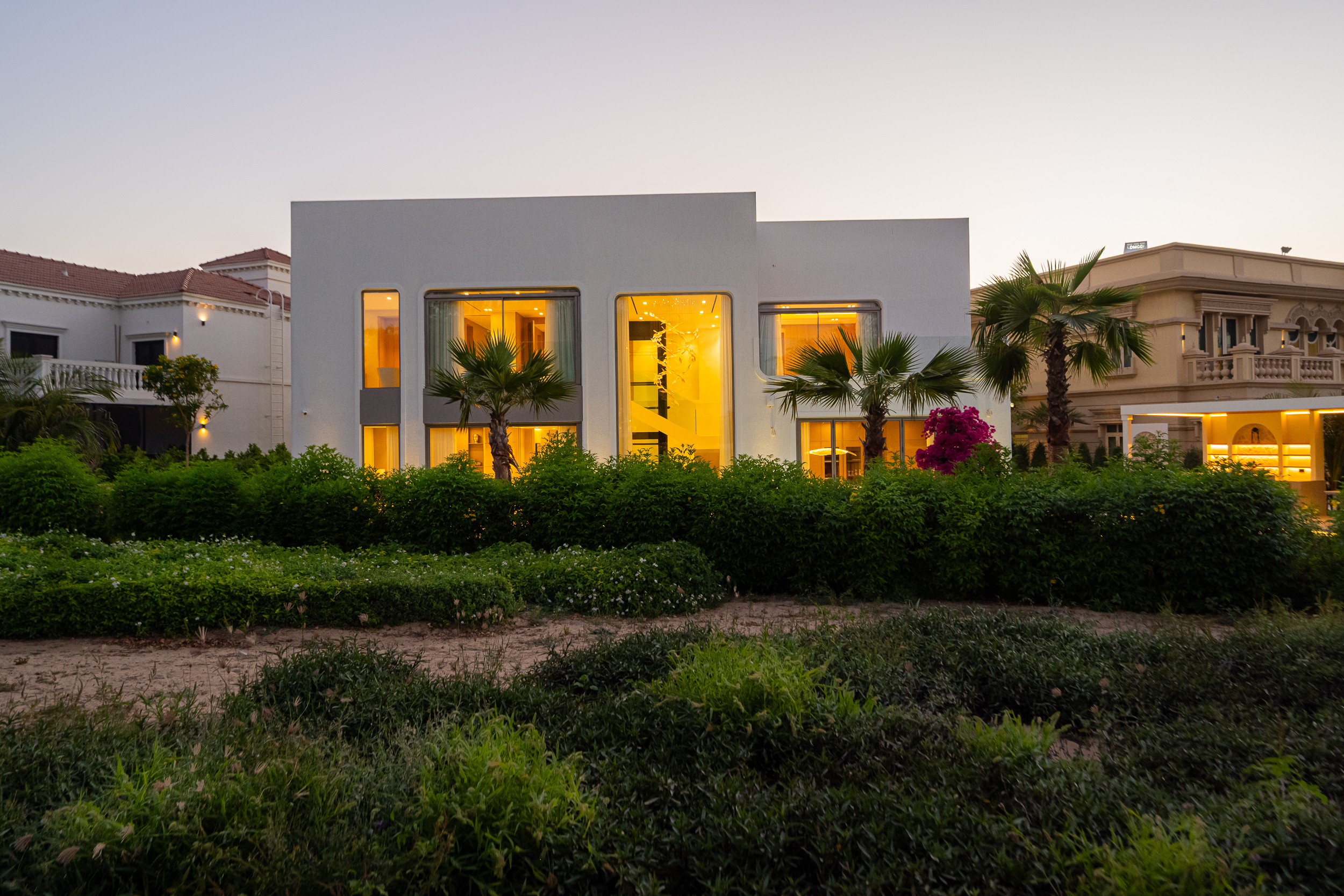 5 Bedrooms Villa in Entertainment Foyer