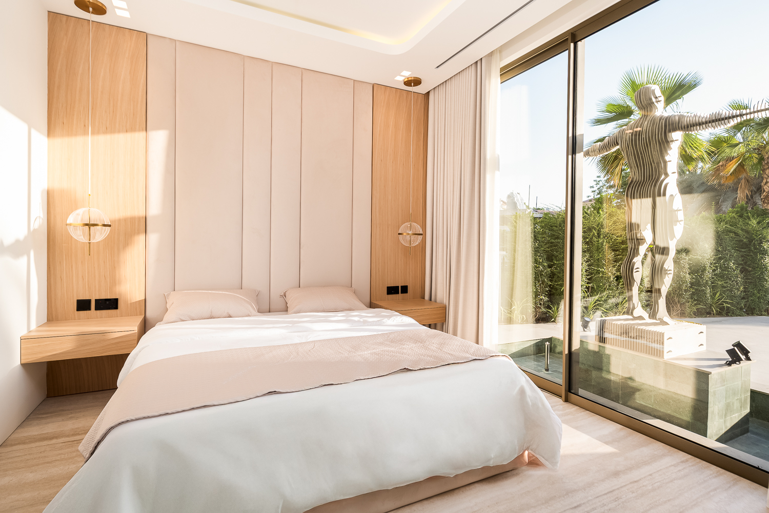 5 Bedrooms Villa in Entertainment Foyer