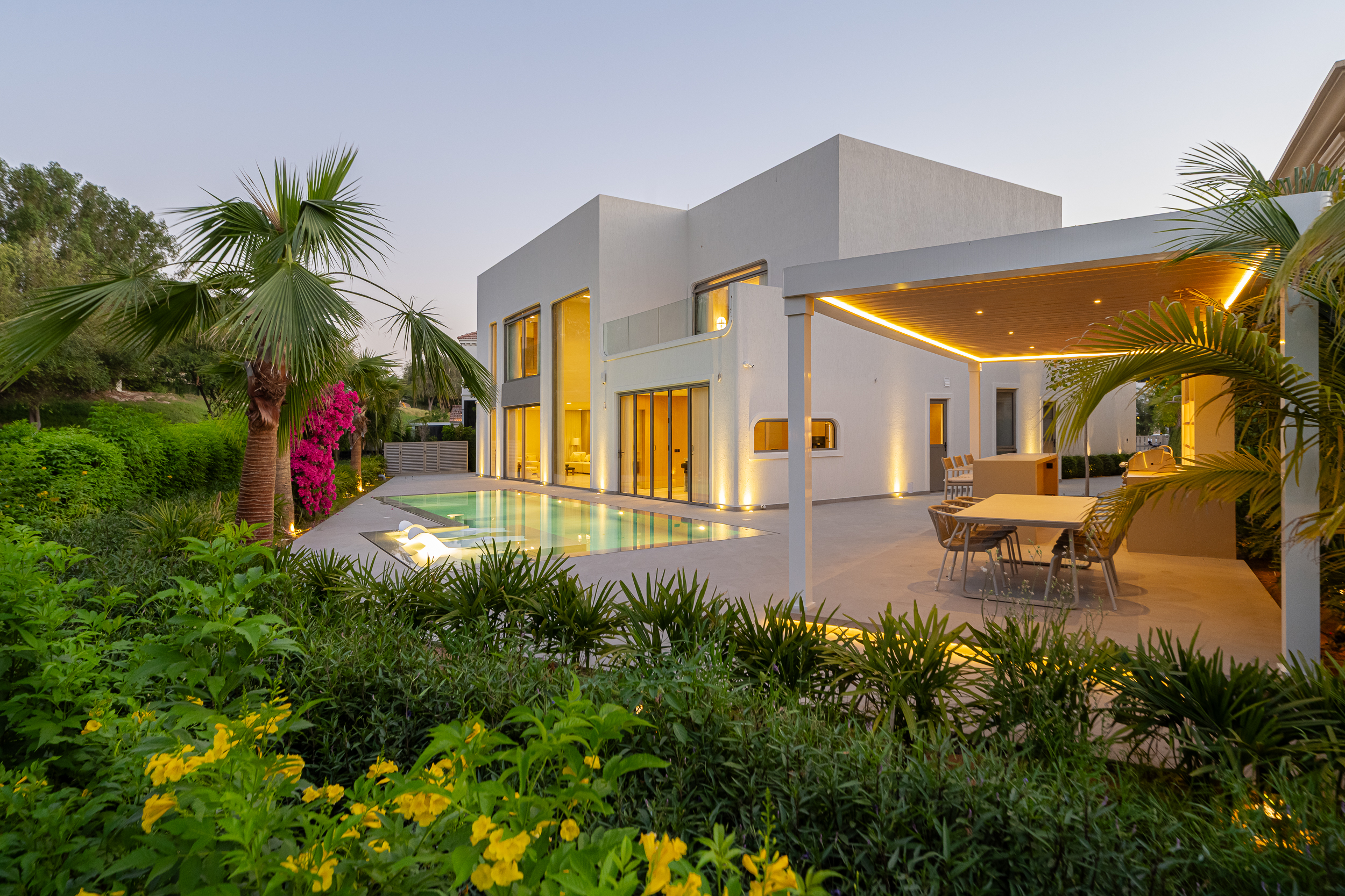 5 Bedrooms Villa in Entertainment Foyer