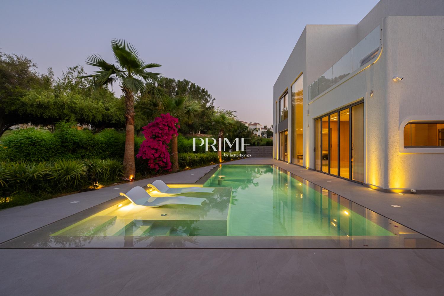 5 Bedrooms Villa in Entertainment Foyer