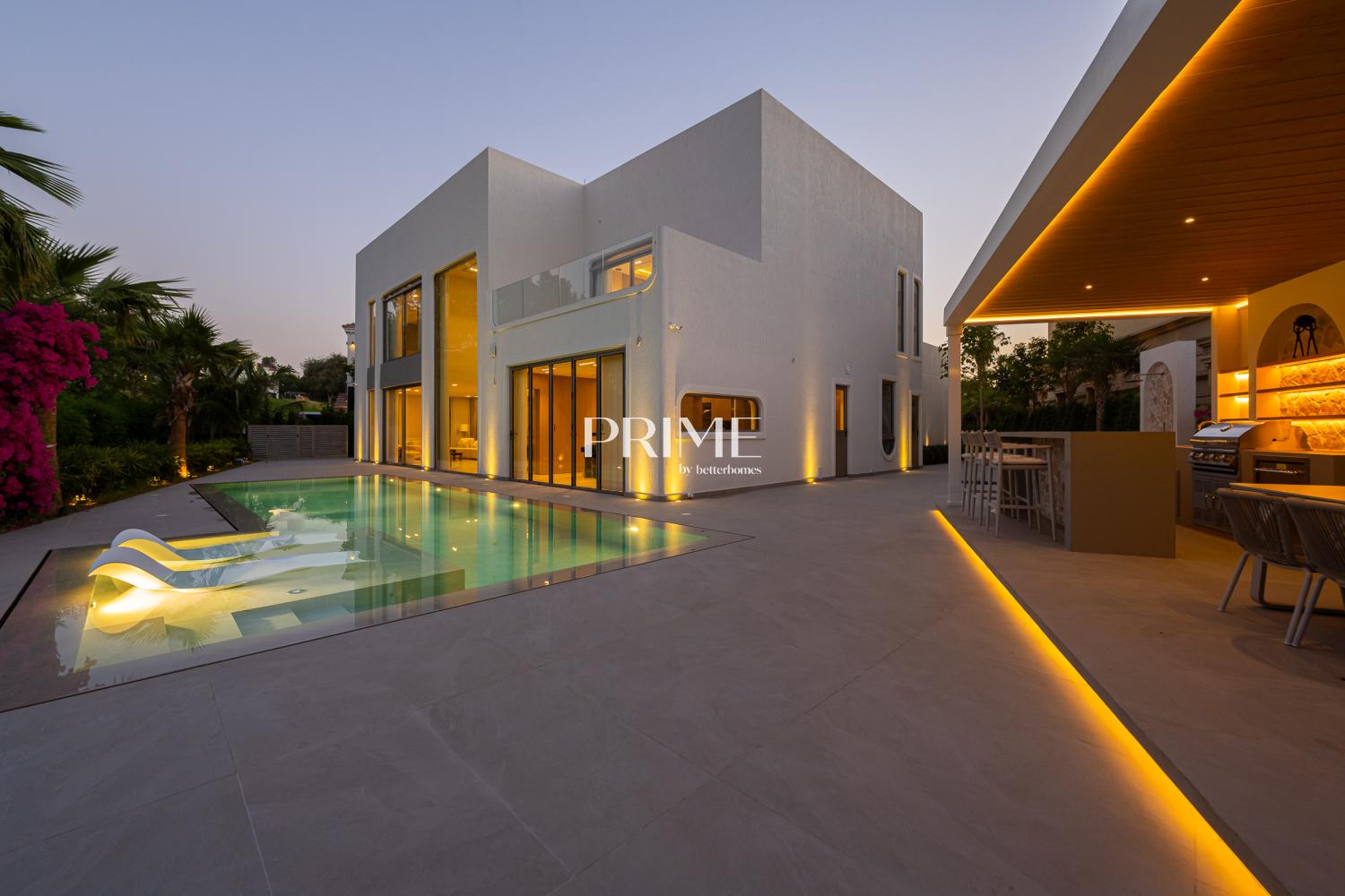 5 Bedrooms Villa in Entertainment Foyer