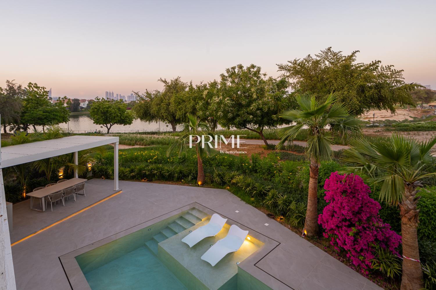 5 Bedrooms Villa in Entertainment Foyer
