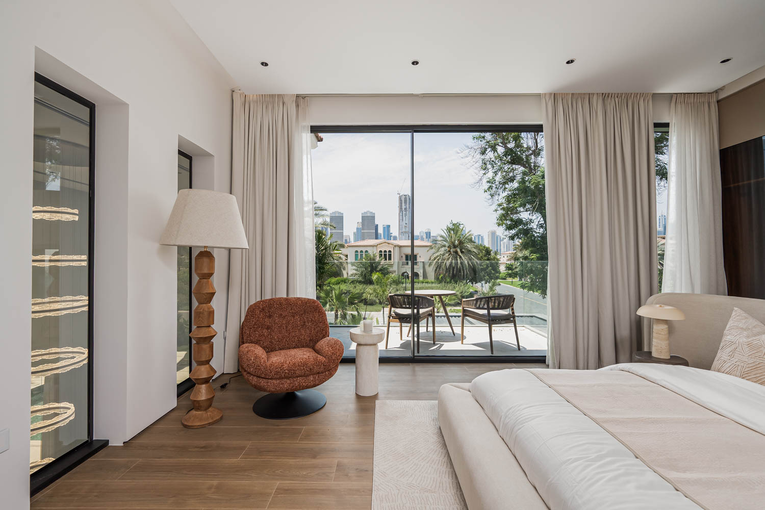 5 Bedrooms Villa in Entertainment Foyer