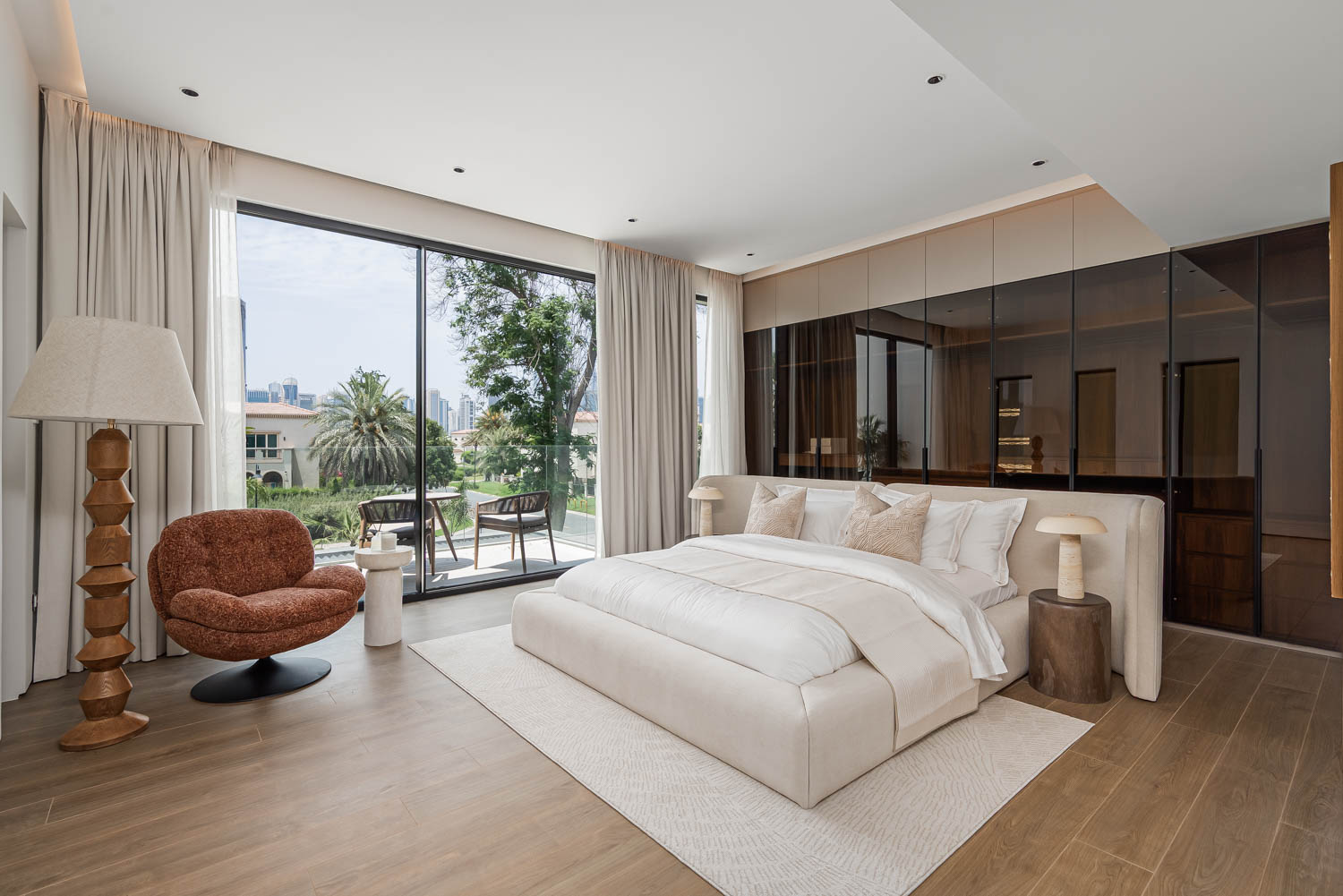 5 Bedrooms Villa in Entertainment Foyer